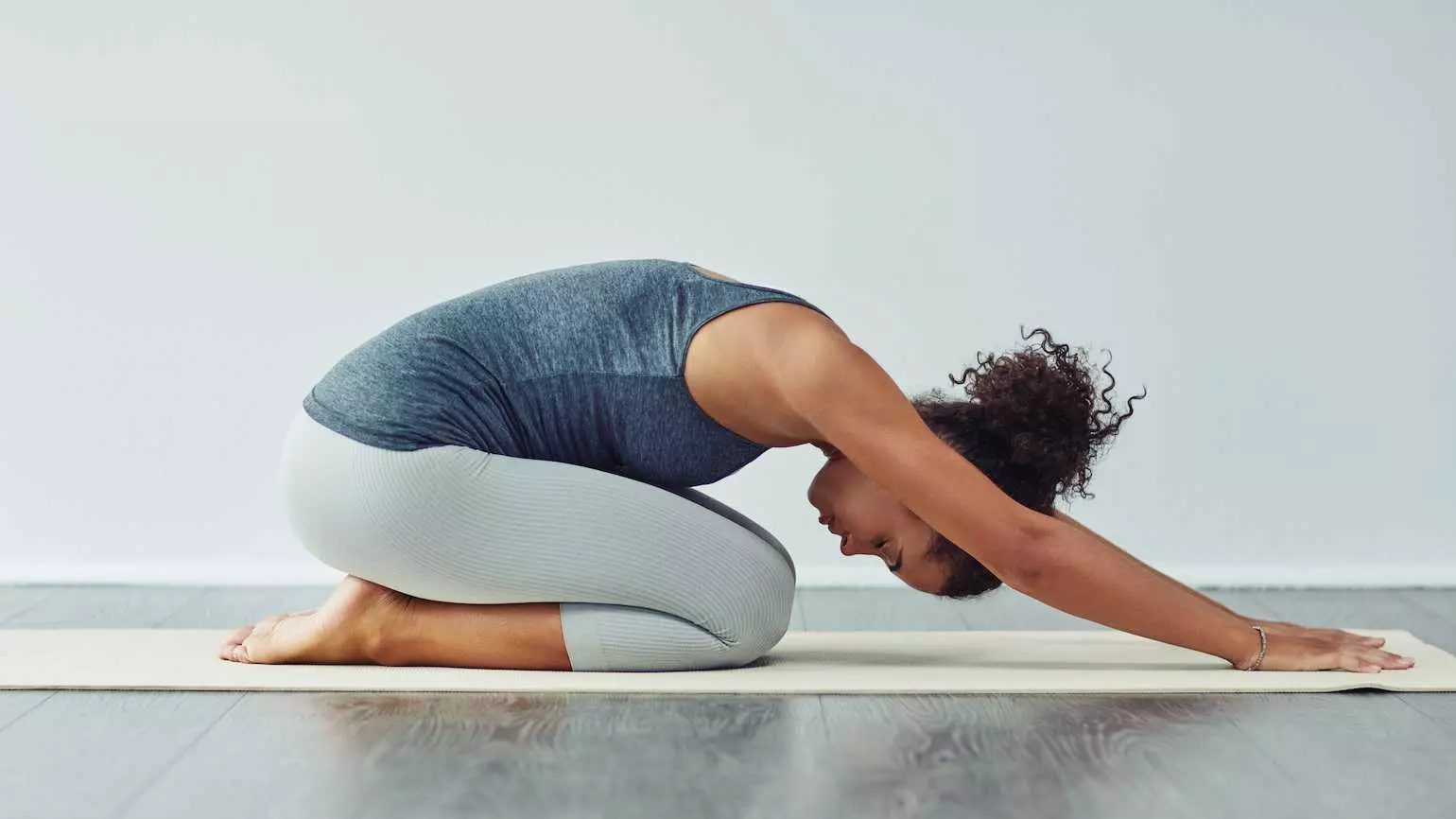  3 bài tập yoga trị đau nhức xương khớp hiệu quả mà bạn không thể bỏ qua!